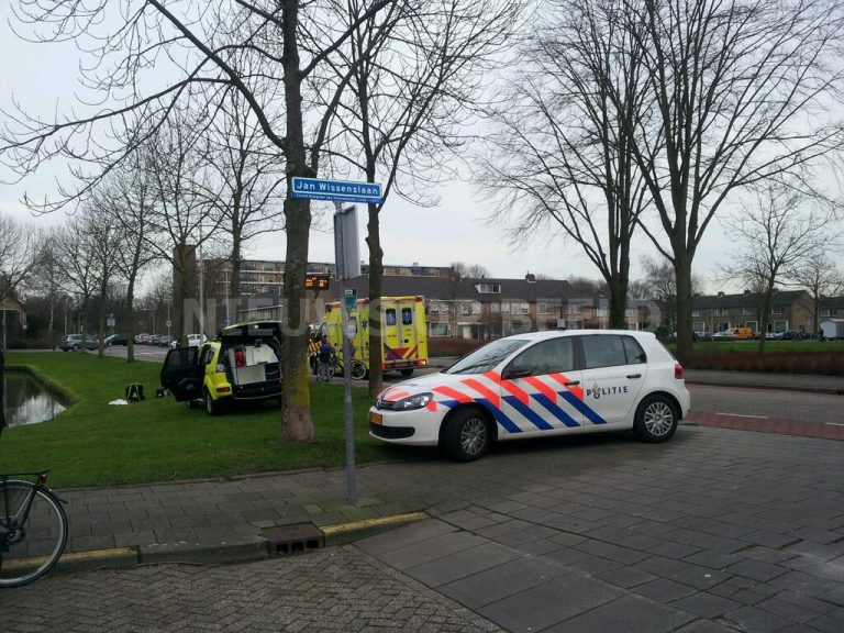 Vrouw uit het water gered door omstander na val Jan Wissenslaan Hendrik Ido Ambacht
