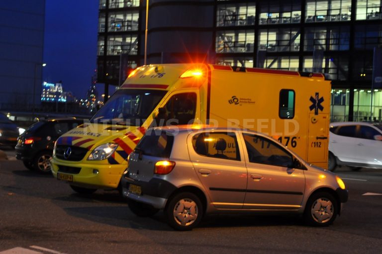 Scooterrijder gewond na aanrijding Waalhaven Zuidzijde Rotterdam