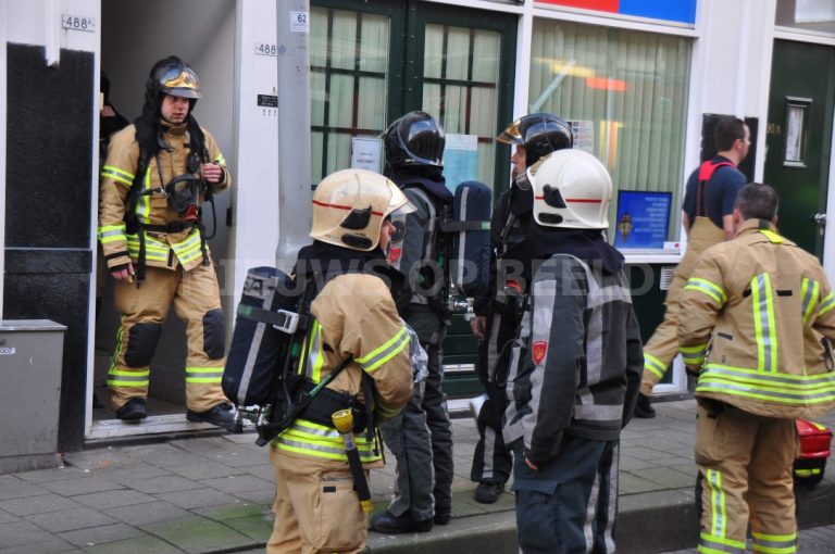 Bewoner loopt brandwonden op tijdens brand Katendrechtse Lagedijk Rotterdam