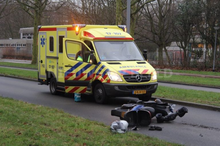 Scooterrijders gewond na valpartij President Wilsonweg Rotterdam