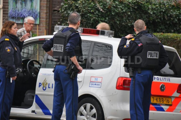 Politie doet inval in woning aan Langegeer na overval op de Brink Rotterdam