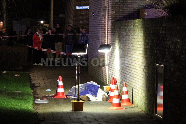 Man (44) uit Berkel en Rodenrijs komt om het leven na schietpartij op de Dokkummerstraat (video)