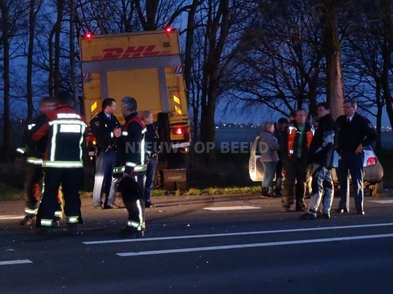 Flink ongeval tussen twee voertuigen en vrachtwagen N209 Benthuizen