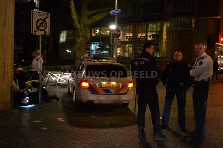 Man loopt flinke hoofdwond op na vechtpartij Meent Rotterdam