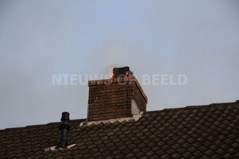 Brandweer rukt twee keer uit voor zelfde schoorsteenbrand Marijkelaan Bleiswijk