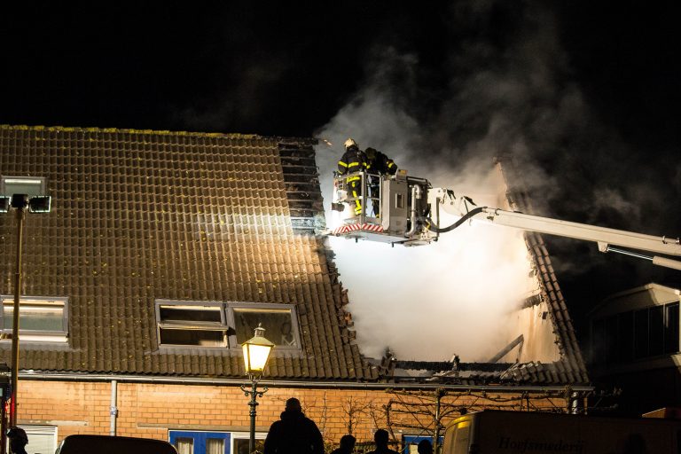 Grote brand verwoest woonhuis Schippershof Schipluiden