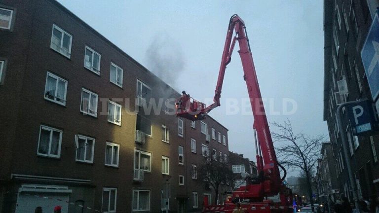 Felle brand in appartementencomplex Gijsingstraat Rotterdam