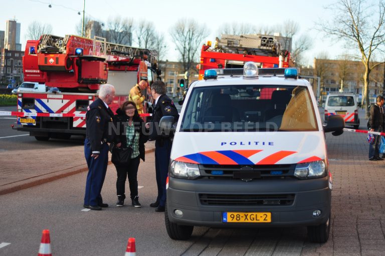 Bewoonster lichtgewond na fikse brand woning Strevelsweg Rotterdam