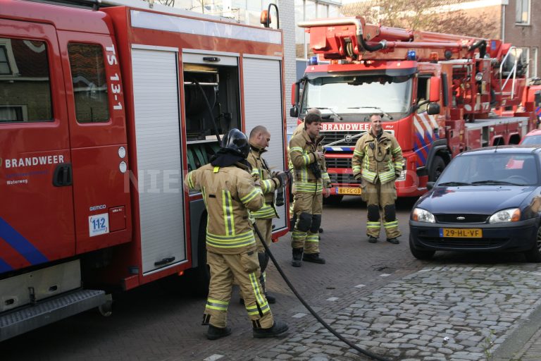 Klein brandje in keuken door vlam gevatte pan Mendelssohnstraat Capelle a/d IJssel