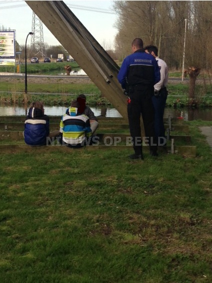 Jongens (13,14) naar bureau HALT vanwege explosief ‘speelgoed’ Wijde Wormer Capelle a/d IJssel