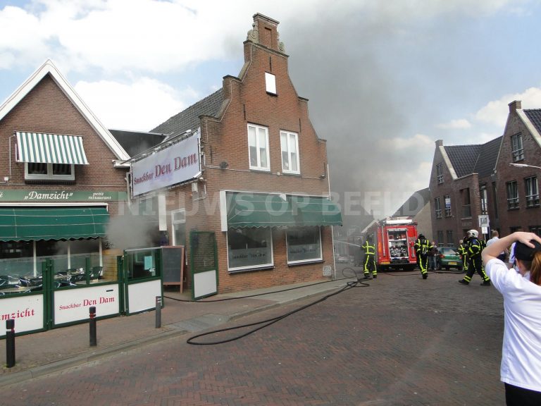 Brand zorgt voor flinke schade in snackbar Den Dam Kerkstraat Alblasserdam