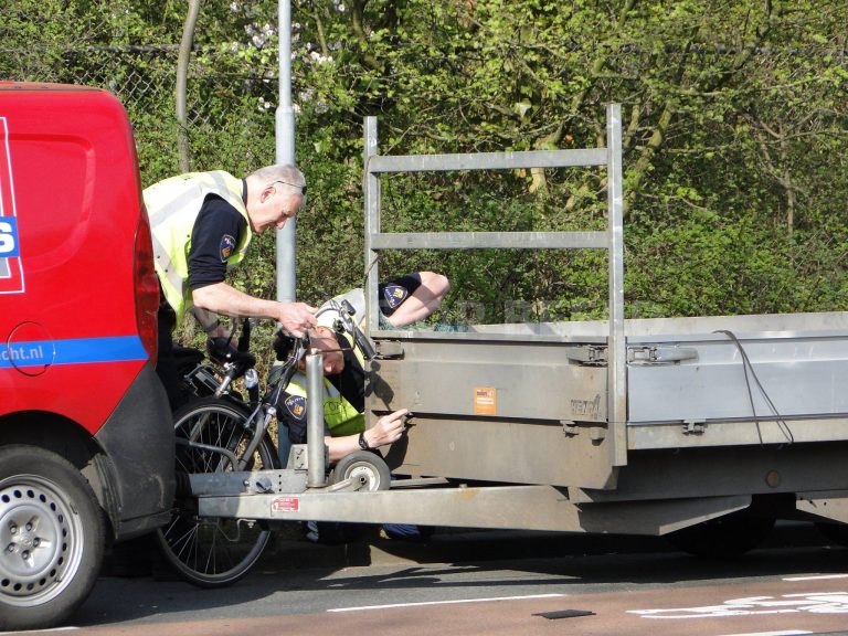 Vrouwelijke fietser(74) overleden na ongeval Rijksstraatweg Dordrecht