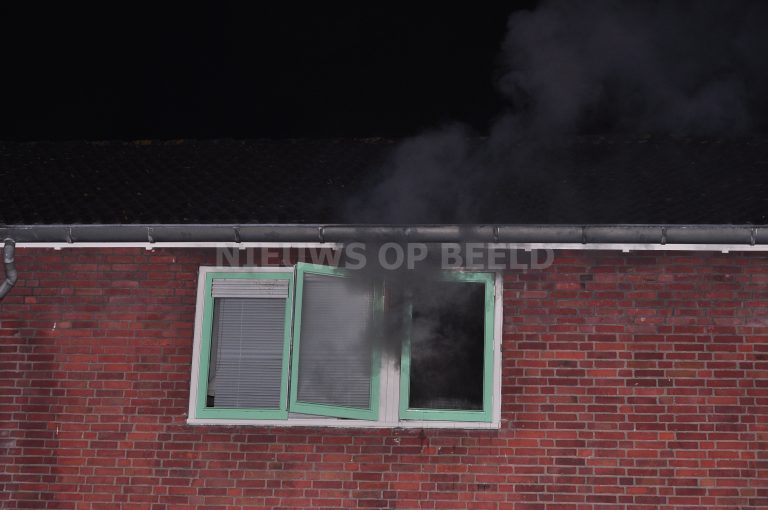Badkamer verwoest door brand in woning Wildbaan Rotterdam