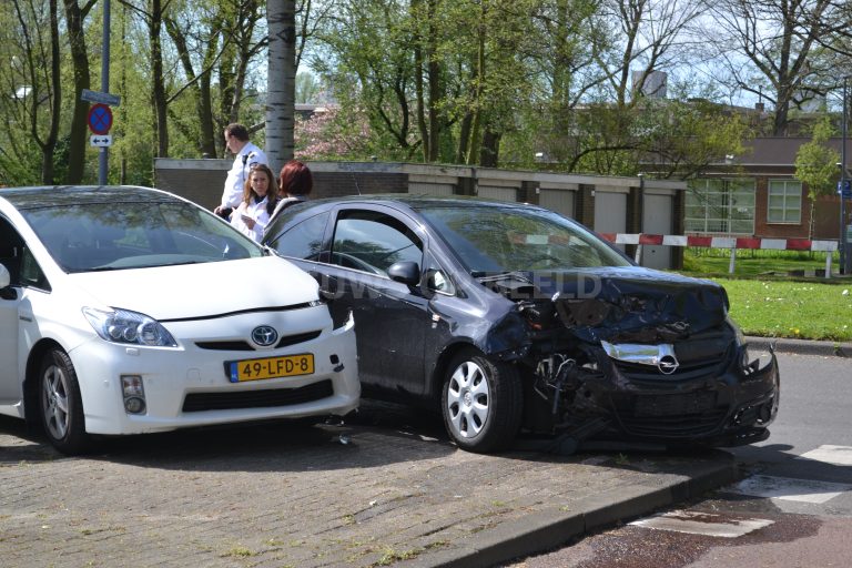 Veel schade na aanrijding Kralingse Zoom Rotterdam