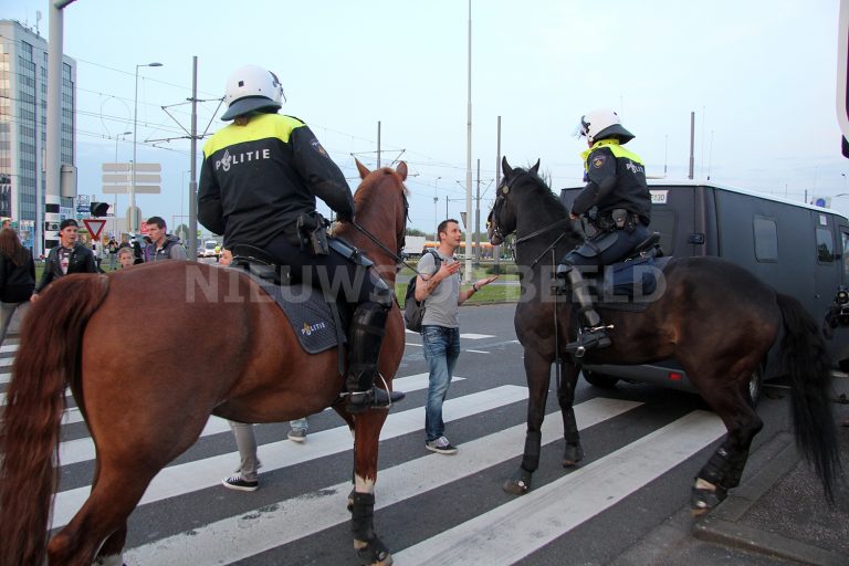 Politie houdt 22 verdachten aan voor ongeregeldheden Ajax – Pec Zwolle