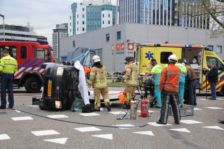 Twee gewonden na ongeval Rivium 1e Straat Capelle aan den IJssel (VIDEO)