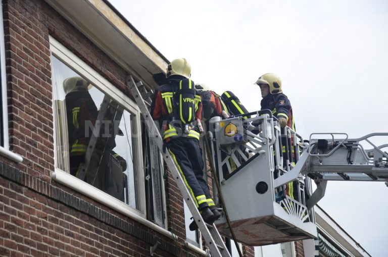 Dakbrand na werkzaamheden door bewoonster Van Henegouwenstraat Gouda
