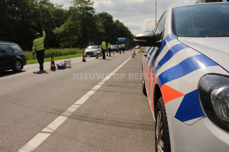 Politie voert grote verkeerscontrole uit Kiltunnel ‘S-Gravendeel