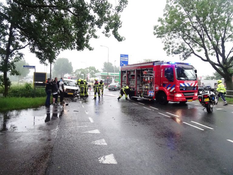 Drie gewonden na ongeval op Middelweg Zoetermeer