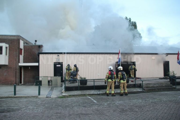 Feestzalen Doelarie in vlammen op Overschieseweg Rotterdam