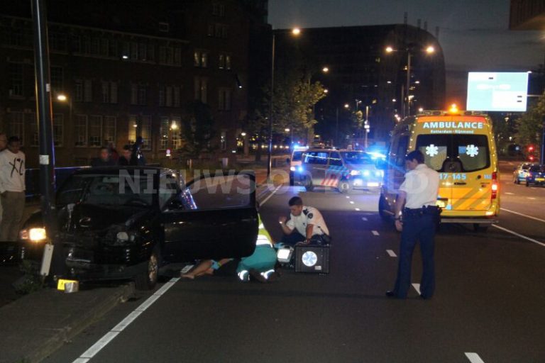 Vrouw zwaargewond na eenzijdig ongeval Verlengde Willemsbrug Rotterdam