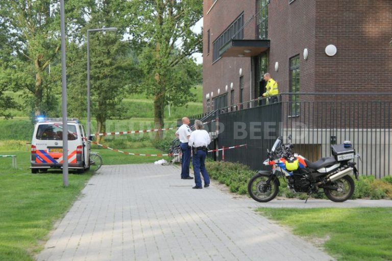 Man (32) gewond na steekpartij Hollands Tuin Rotterdam [VIDEO]