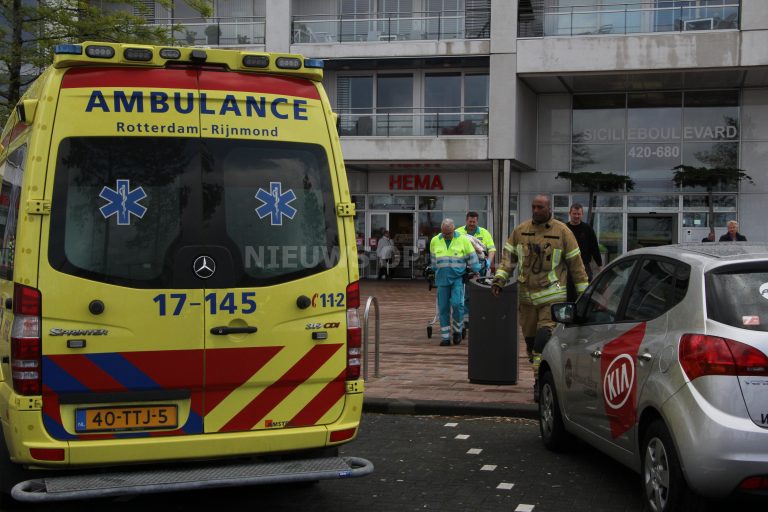 Twee gewonden na blikseminslag in glazenwasserbak op hoogte Siciliëboulevard Rotterdam [VIDEO]