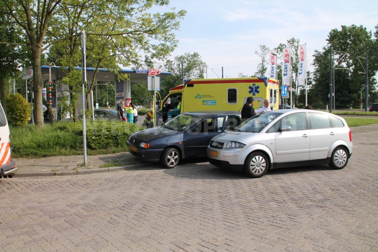 Vier auto’s betrokken bij ongeval Nieuwe Damlaan Schiedam
