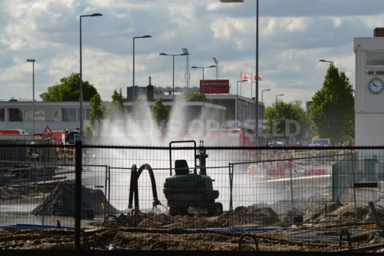 Snelweg A20 afgesloten door groot gaslekkage Giessenweg Rotterdam (GRIP 2)