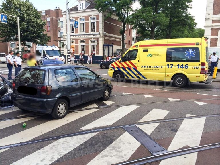 Traumahelikopter ingezet bij ongeval met scooter Boezemstraat Rotterdam