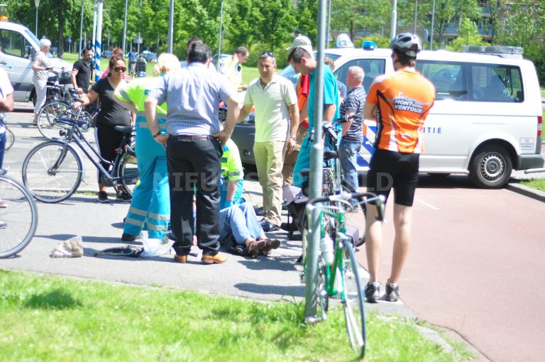 Bromfietser rijdt door na aanrijding Oldegaarde