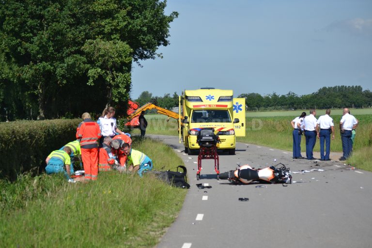 Bromfietser (17) zwaargewond na ongeval met tractor Parallelweg Maasdam