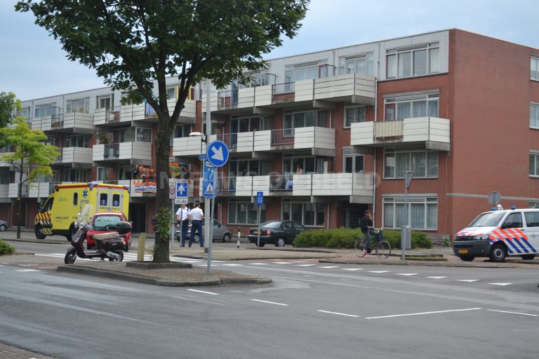 Scooterrijder gewond na aanrijding Grote Beer Rotterdam