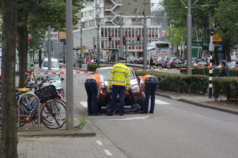 Man (79) zwaargewond na aanrijding met scootmobiel Schiedamsedijk Rotterdam
