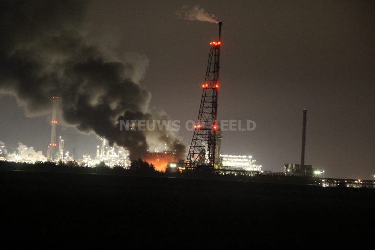 Zware metalen vrijgekomen na explosie in Benzeen-reactor Shell Moerdijk