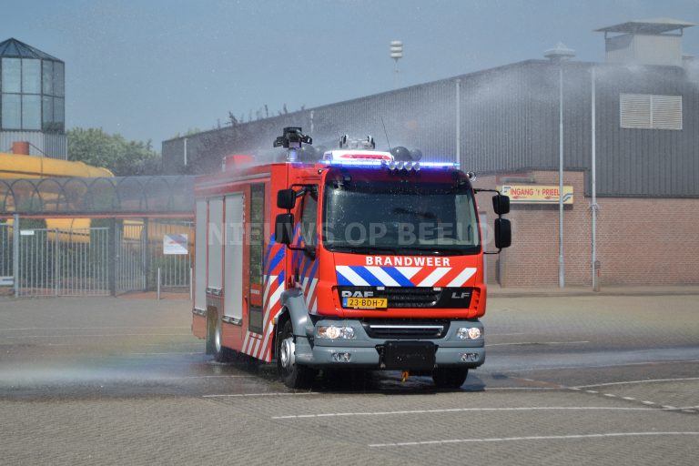 Brandweer neemt nieuwe voertuigen in gebruik