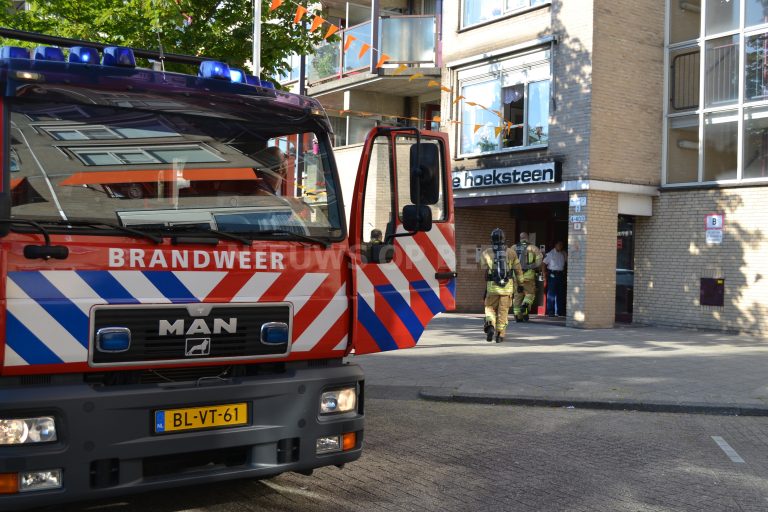 Gang vol rook na kleine brand in woning ouderenflat Mombassaplaats Rotterdam