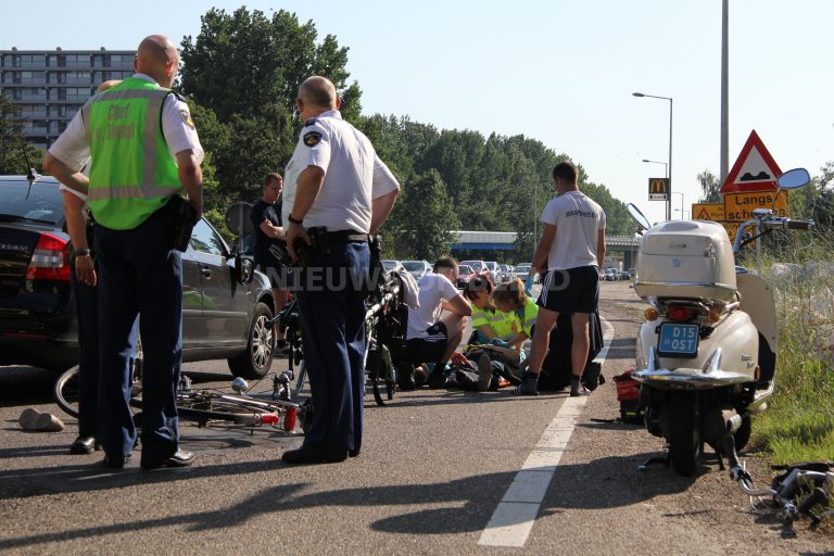 Man op fiets gewond na aanrijding met personenauto Schenkelsedreeg Capelle aan den IJssel