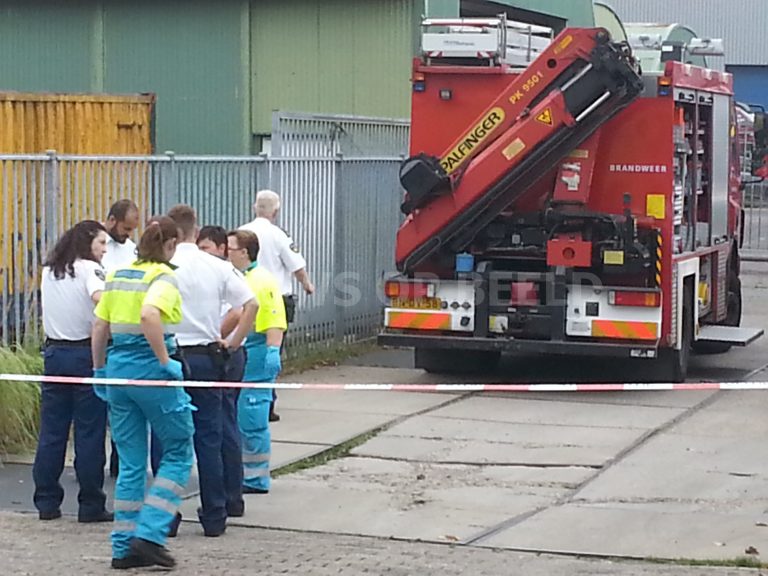 Dode bij bedrijfsongeval met vrachtwagen Hoofdweg Rotterdam