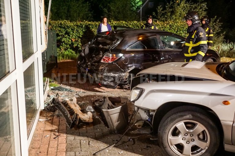 Dronken man (28) rijdt auto totallos en vernield bedrijfspand Papland Gorinchem