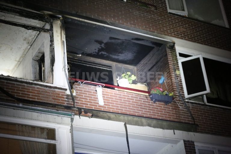 Uitslaande brand in woning Ruigoord Rotterdam