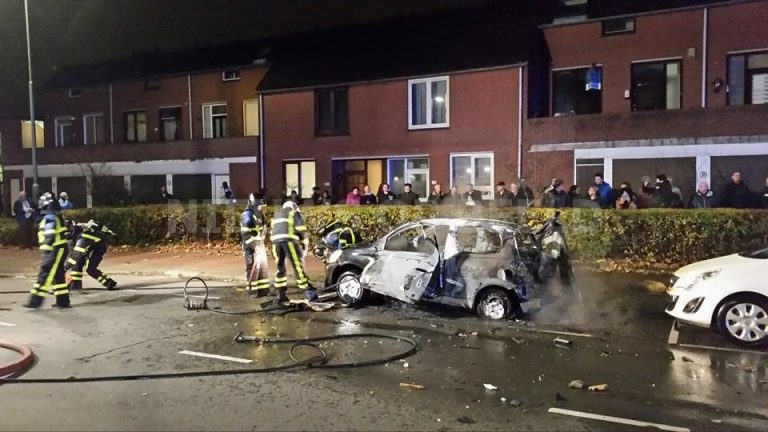 Auto geëxplodeeerd Merwedestraat Dordrecht