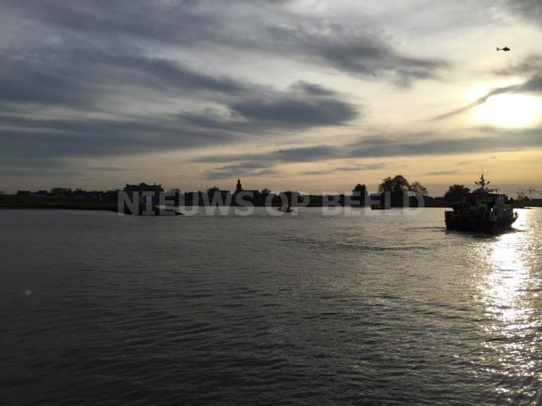 Zoektocht naar “vermist bootje” op Beneden Merwede levert niets op in Hardinxveld-Giessendam