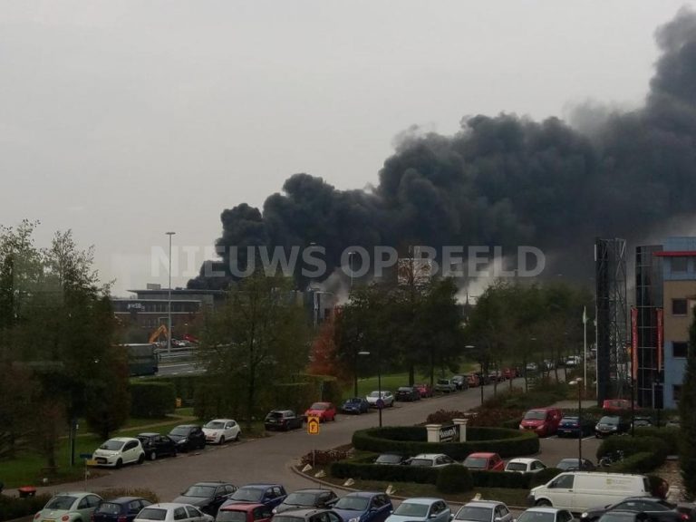 Enorme brand Hardinxveld-Giessendam ontstond mogelijk door vonk van auto