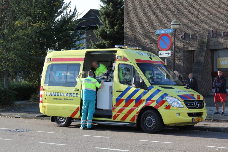 Fietser gewond na aanrijding met auto Rivierweg Capelle aan den IJssel
