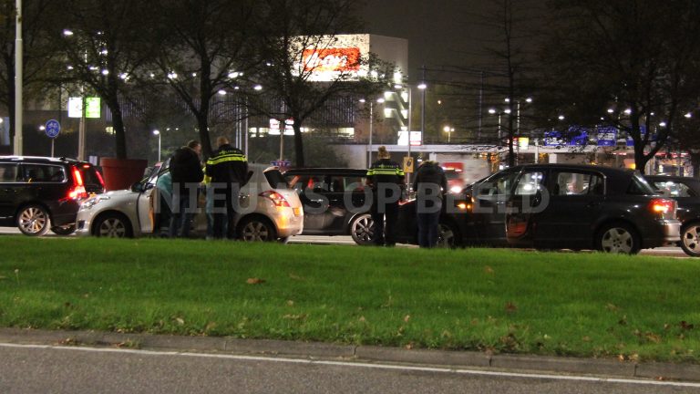 Lichtgewonde na kop-staart aanrijding Hoofdweg Capelle aan den IJssel