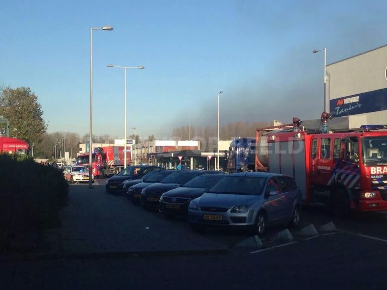 Twee gewonden na explosie bij een tankwagen Schrijnwerkersstraat Hoogvliet