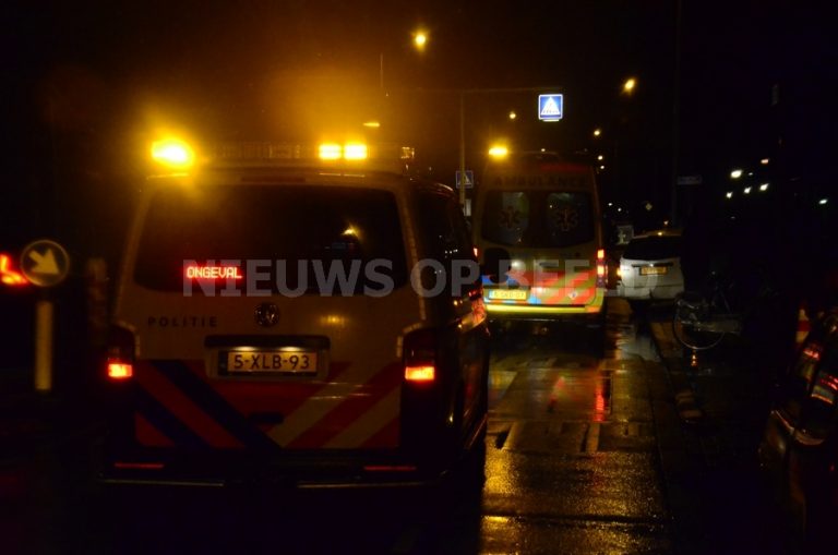 Twee lichtgewonden na ongeval tussen fietser en auto Thorbeckelaan Gouda