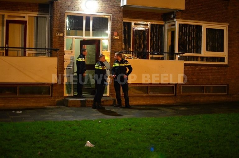 Zwaargewonde na steekpartij in woning Kerkwervesingel Rotterdam-Pendrecht