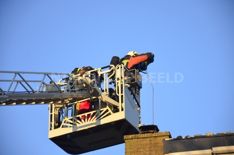Brandweer rukt uit voor schoorsteenbrand Lindendaal Gouderak